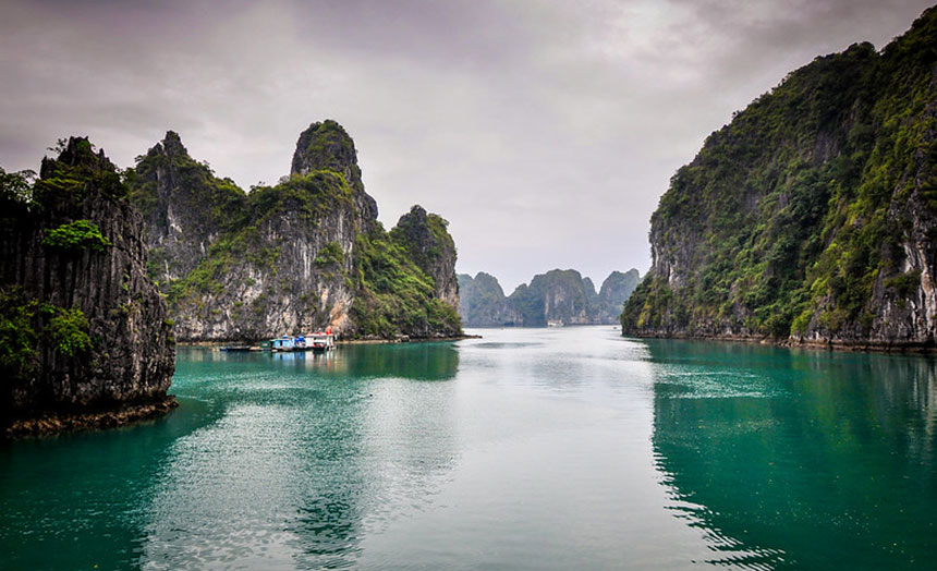 Discover Less Crowded Cruise Tours with Leona Cruise Halong