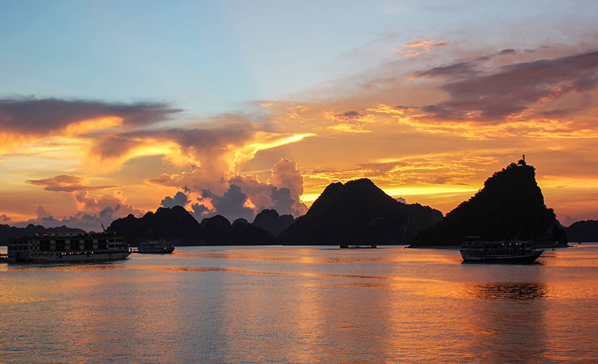 Why Sunsets on Halong Bay Are World Famous – A Magical Evening with Leona Cruise Halong