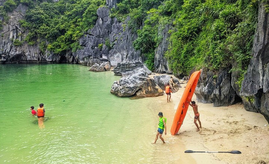 The Hidden Value of Off-Peak Travel in Halong Bay and Lan Ha Bay | Leona Cruise Halong